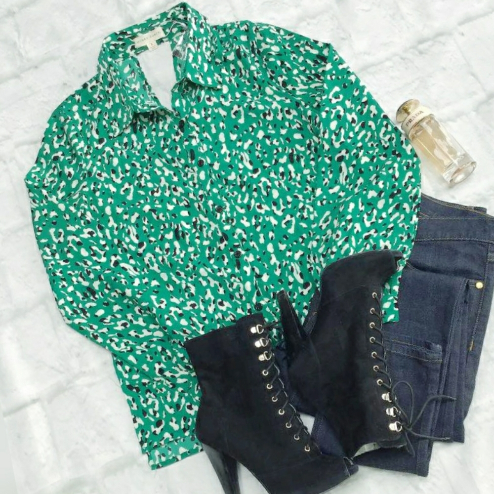 HONEY PUNCH Green Leopard Heyhole Back Top - Picture 1 of 11